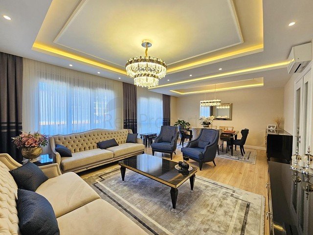 Квартира 4+1 с отдельной кухней в Оба